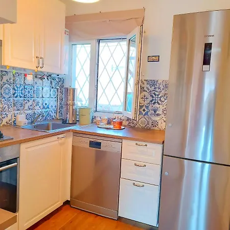 House With Pool Near Park Guell Holiday home *