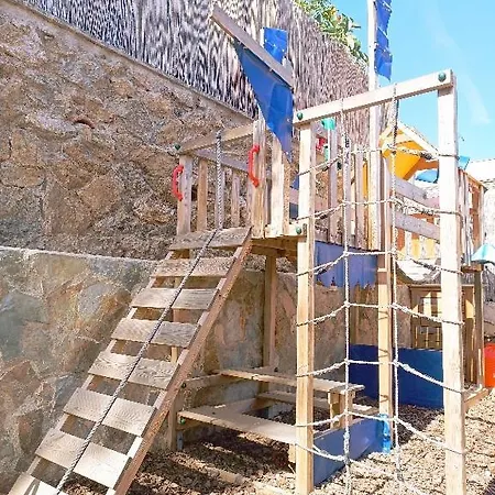 Сasa de vacaciones House With Pool Near Park Guell Barcelona